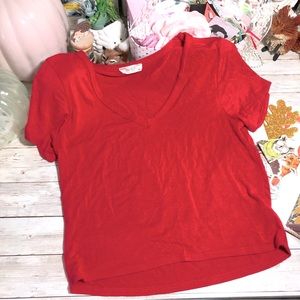 Olivia Rae Small Red V-Neck Short Sleeve Cropped Tee
